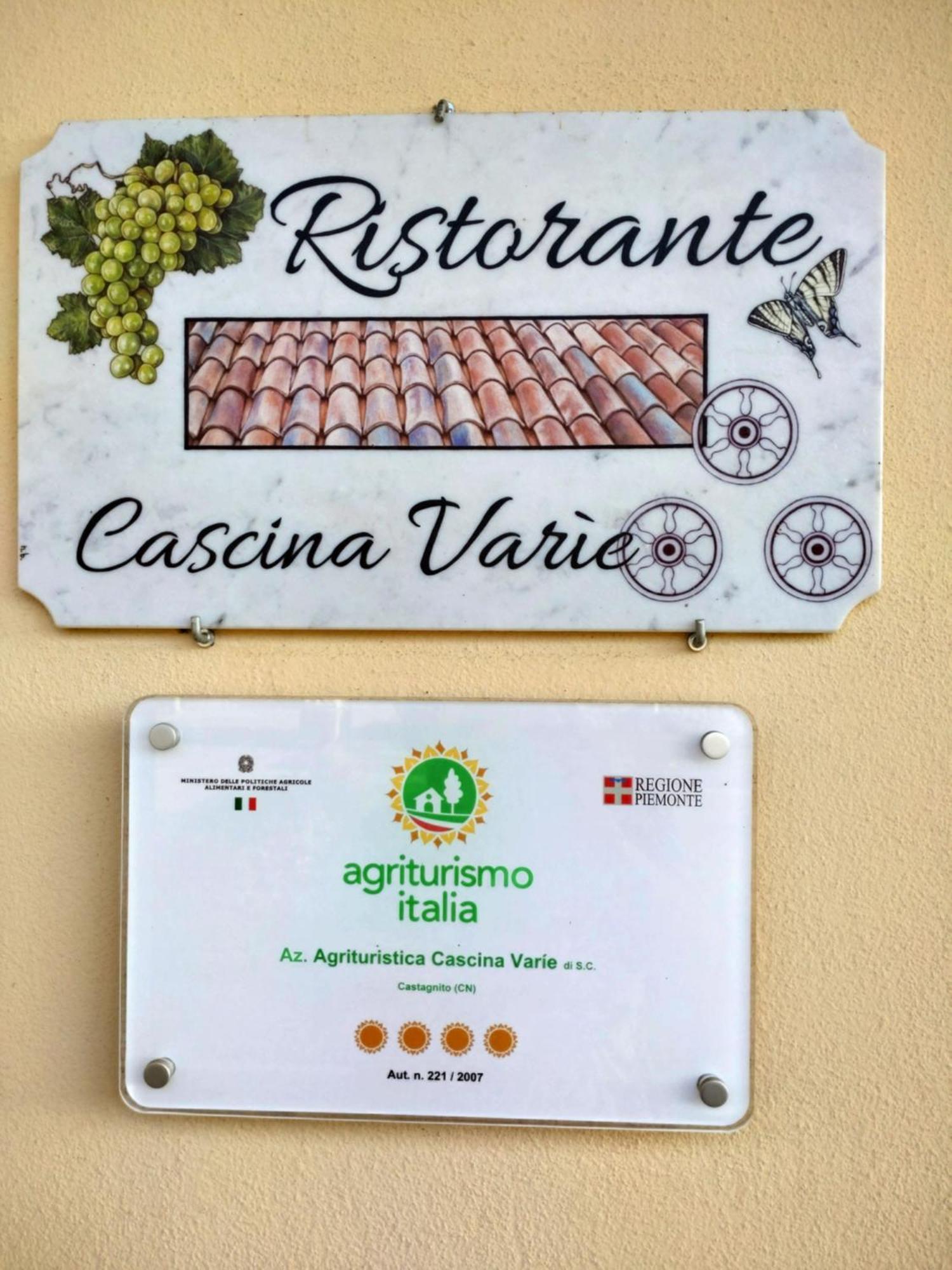 Agriturismo Cascina Varie Castagnito Buitenkant foto