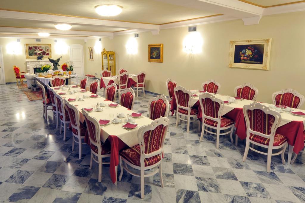 Agriturismo Cascina Varie Castagnito Buitenkant foto