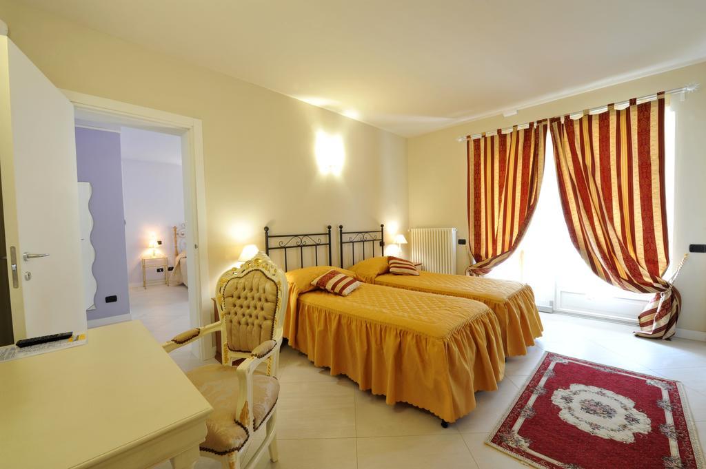 Agriturismo Cascina Varie Castagnito Buitenkant foto