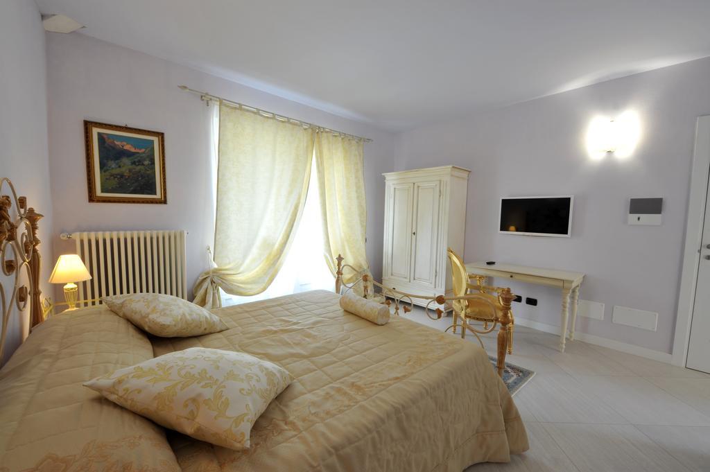 Agriturismo Cascina Varie Castagnito Buitenkant foto