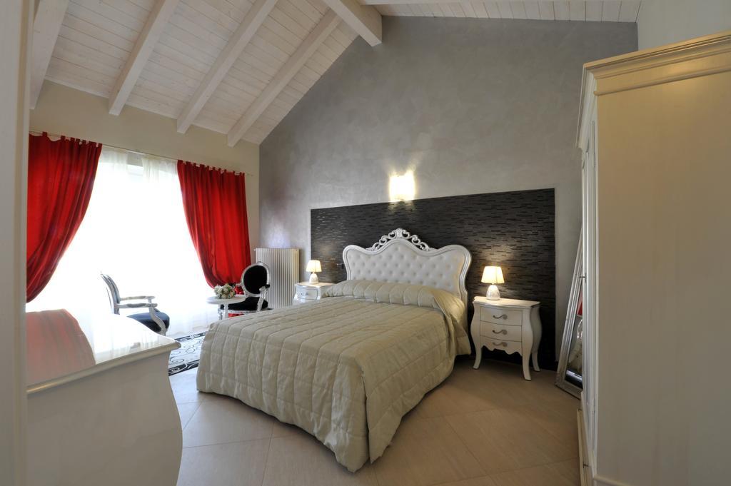 Agriturismo Cascina Varie Castagnito Buitenkant foto