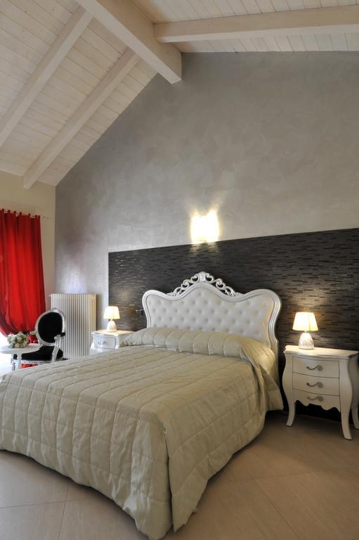 Agriturismo Cascina Varie Castagnito Buitenkant foto
