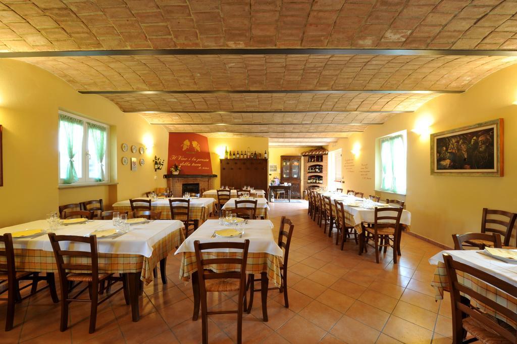 Agriturismo Cascina Varie Castagnito Buitenkant foto