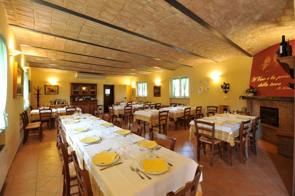 Agriturismo Cascina Varie Castagnito Buitenkant foto