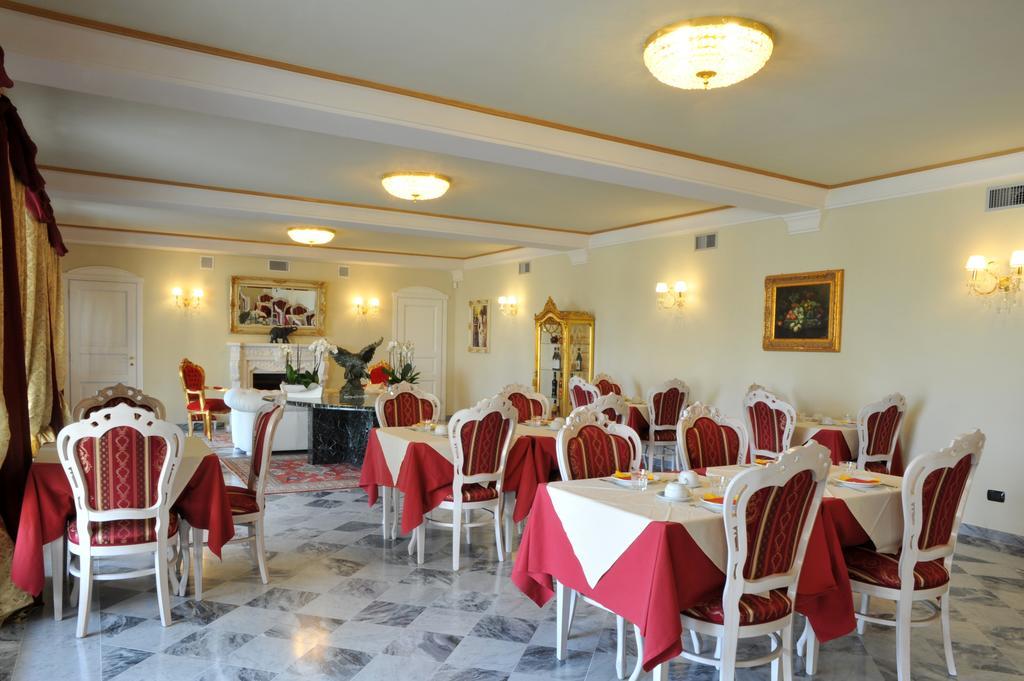 Agriturismo Cascina Varie Castagnito Buitenkant foto